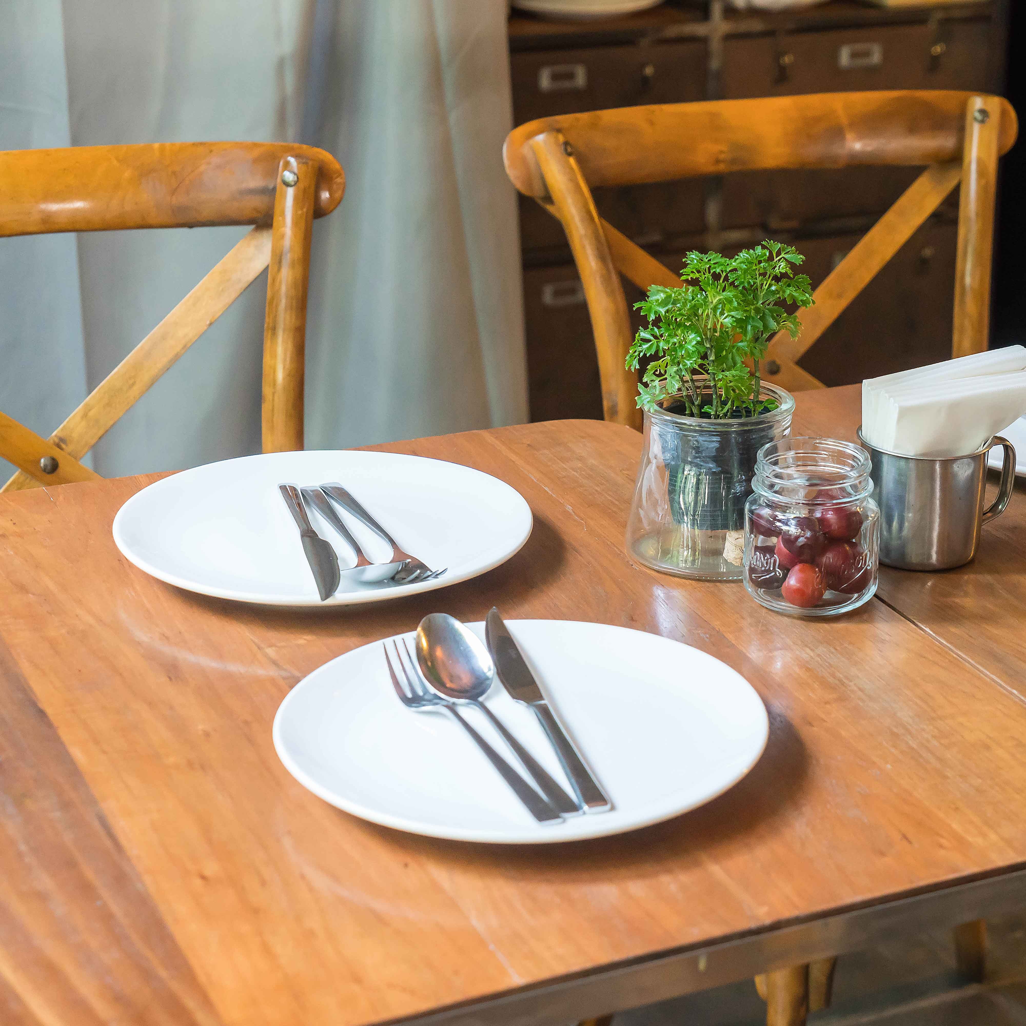 dining_table2.jpg